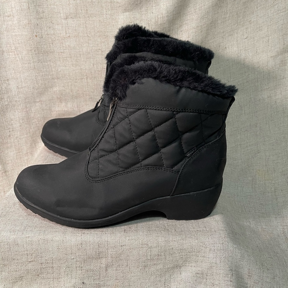 10W Sporto insulated boots  Black with front zip and faux fur lining
